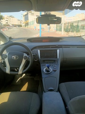 טויוטה פריוס