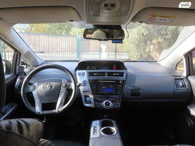 טויוטה פריוס פלוס