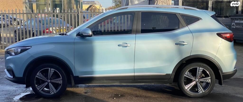 מודעת רכב אם ג'י ZS