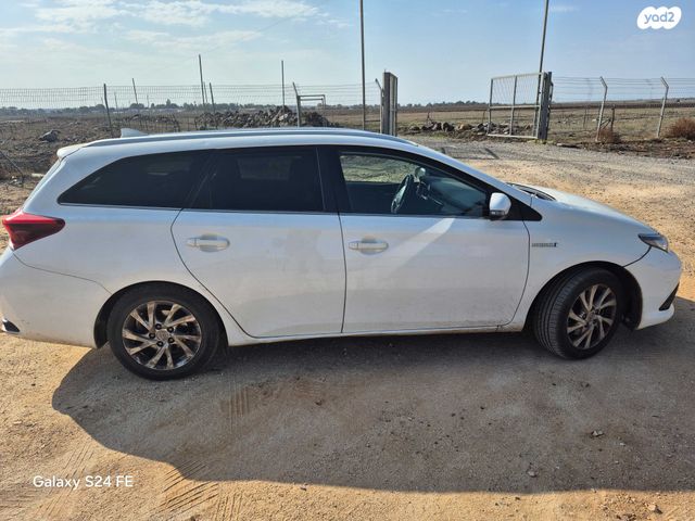 מודעת רכב טויוטה אוריס