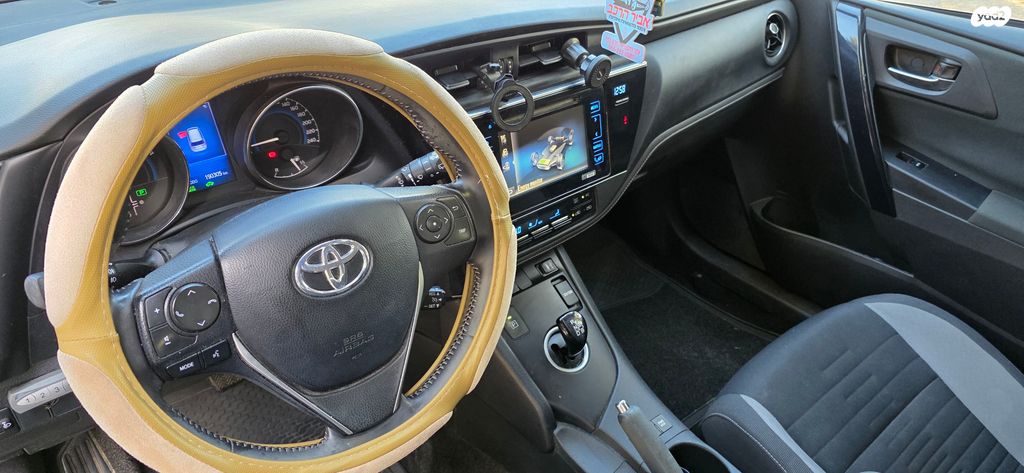 טויוטה אוריס