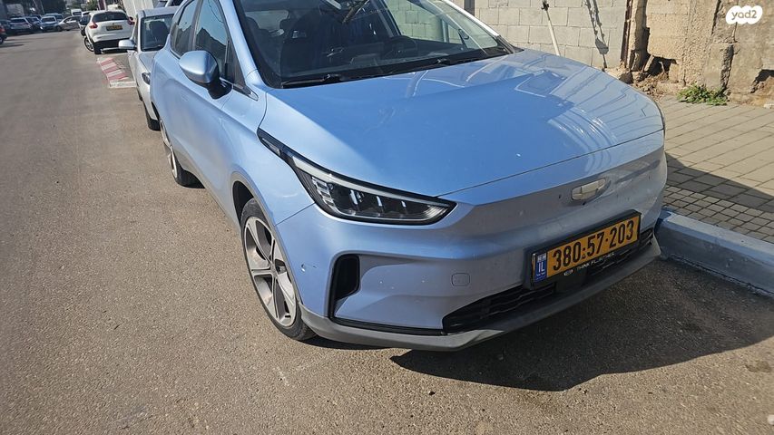 מודעת רכב ג׳ילי Geometry C