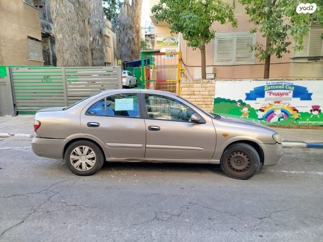 ניסאן אלמרה