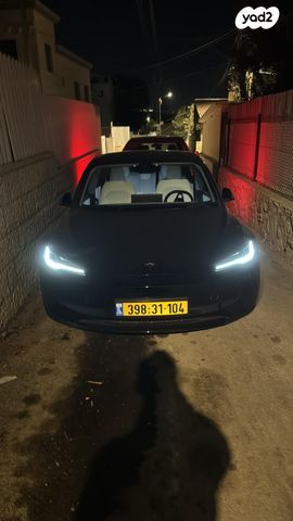 מודעת רכב טסלה מודל 3