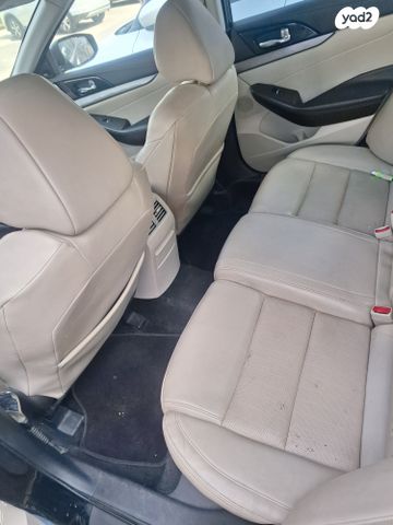 ניסאן מקסימה