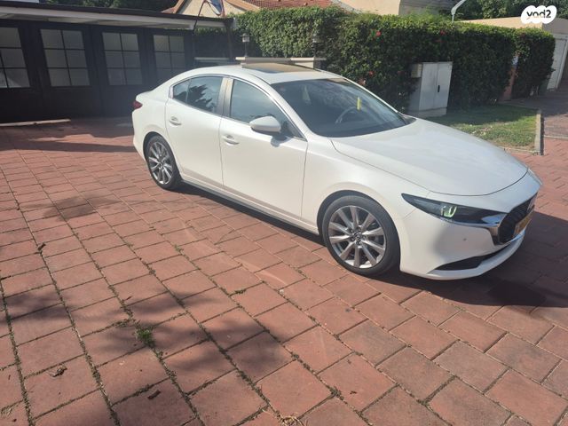 מודעת רכב מאזדה 3