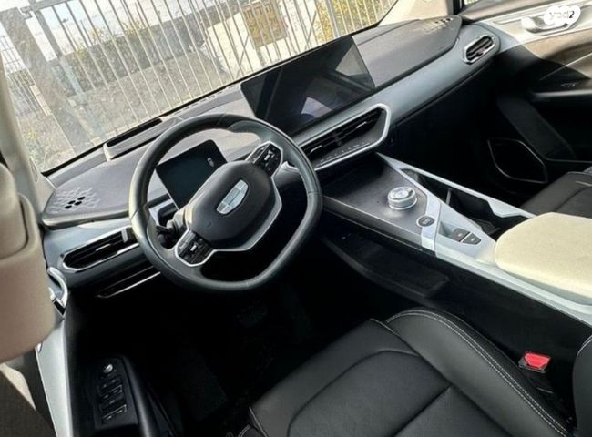 ג׳ילי Geometry C