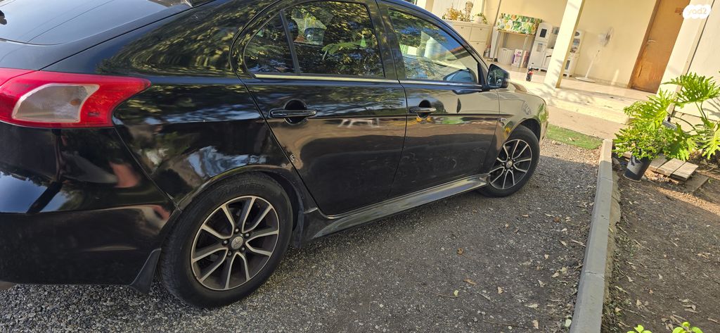 מודעת רכב מיצובישי לנסר