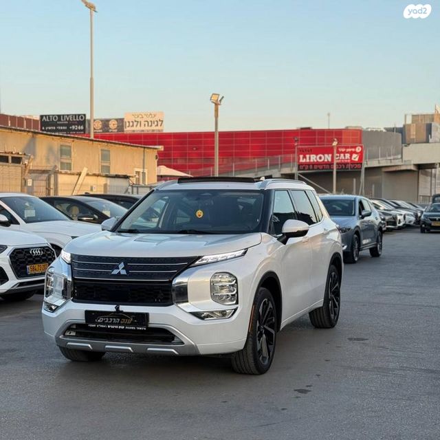 מיצובישי אאוטלנדר