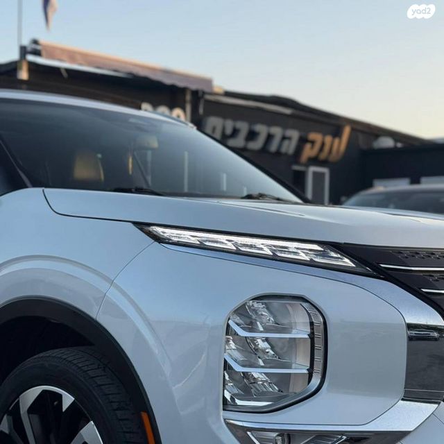 מיצובישי אאוטלנדר