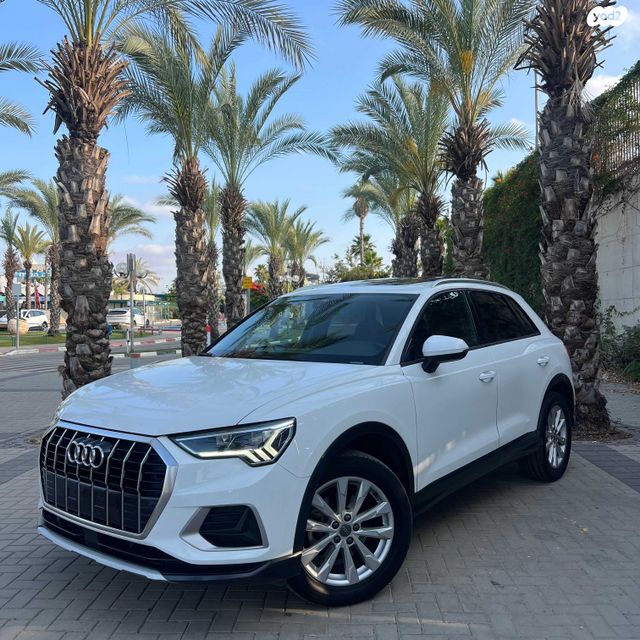 מודעת רכב אאודי Q3 2