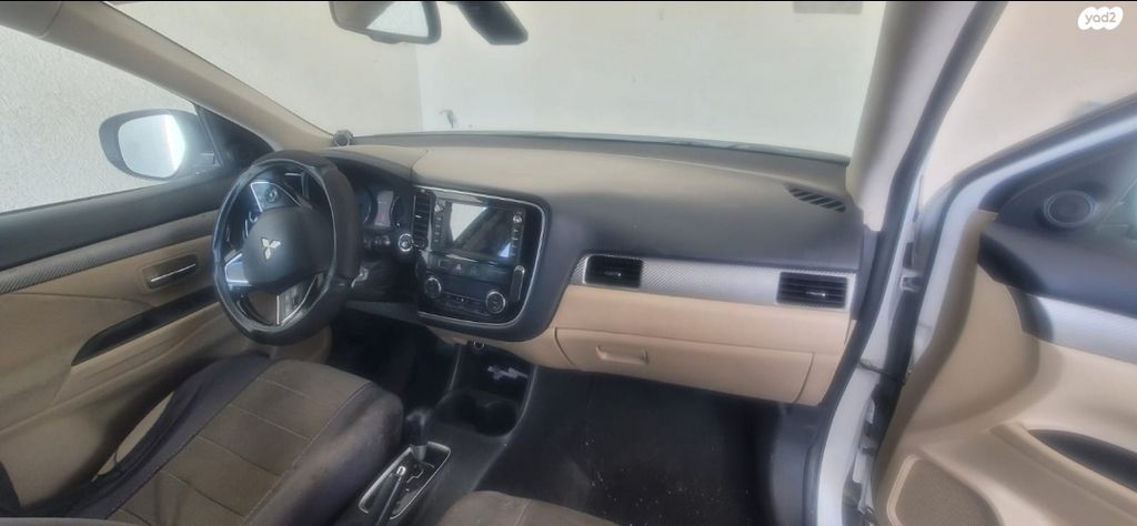 מיצובישי אאוטלנדר