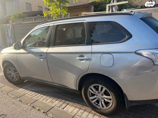 מיצובישי אאוטלנדר