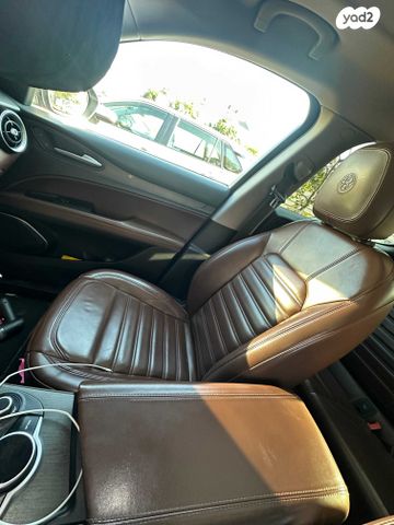 אלפא רומיאו סטלביו