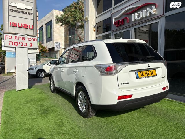 מיצובישי אאוטלנדר