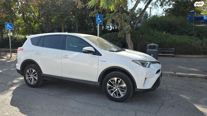טויוטה RAV4