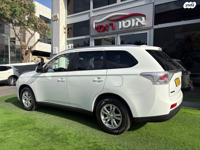 מיצובישי אאוטלנדר