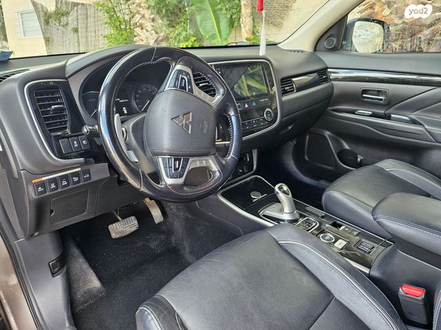 מיצובישי אאוטלנדר