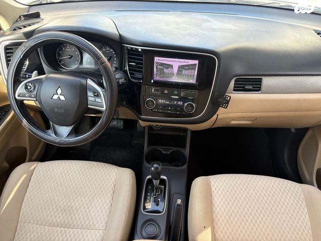 מיצובישי אאוטלנדר