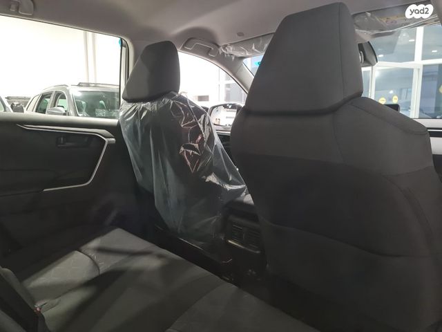טויוטה RAV4