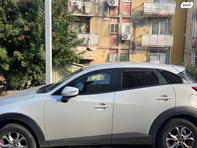 מודעת רכב מאזדה CX-3