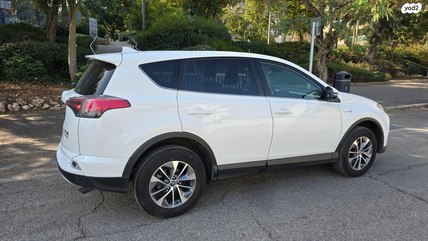 טויוטה RAV4
