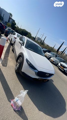 מודעת רכב מאזדה CX-30