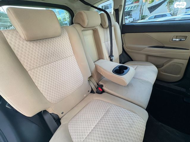 מיצובישי אאוטלנדר