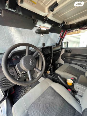 מודעת רכב ג'יפ רנגלר