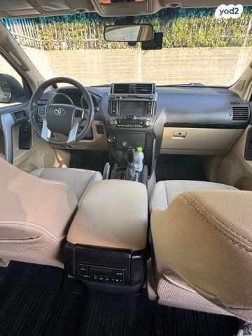 טויוטה לנד קרוזר