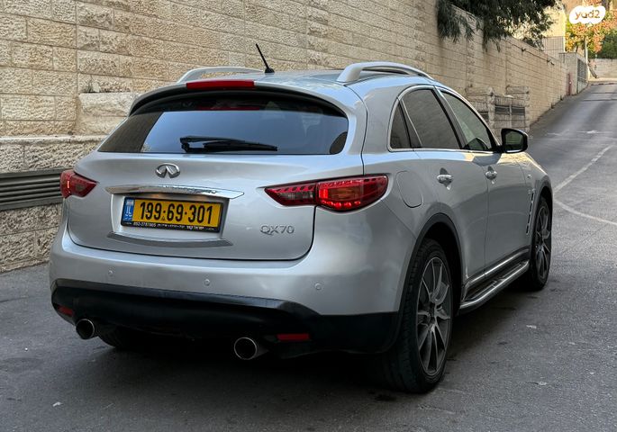 אינפיניטי QX70