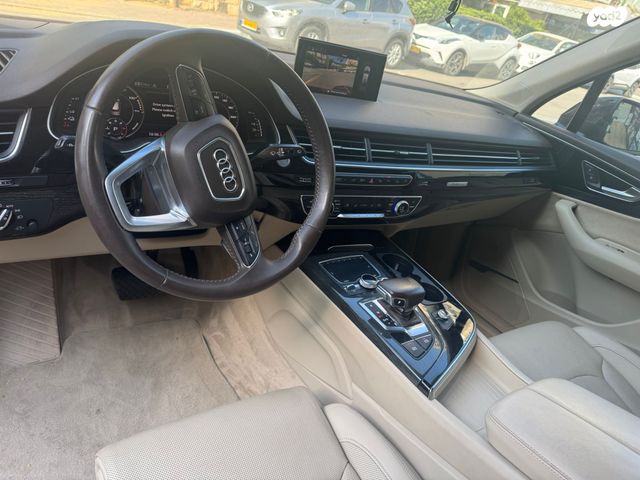 אאודי Q7