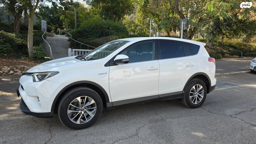 מודעת רכב טויוטה RAV4