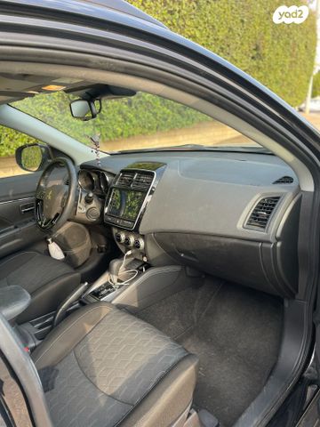 מודעת רכב מיצובישי ASX