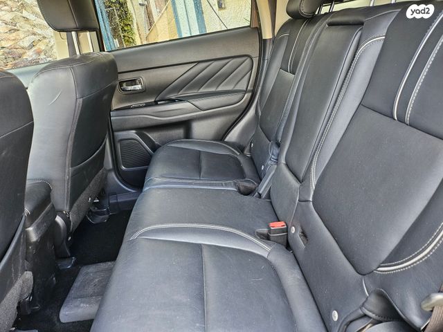 מיצובישי אאוטלנדר