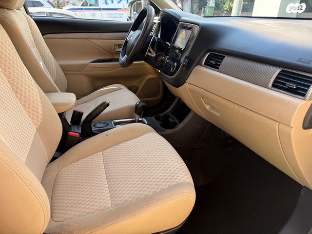 מיצובישי אאוטלנדר