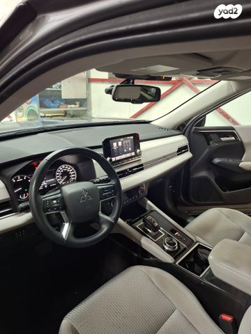 מיצובישי אאוטלנדר