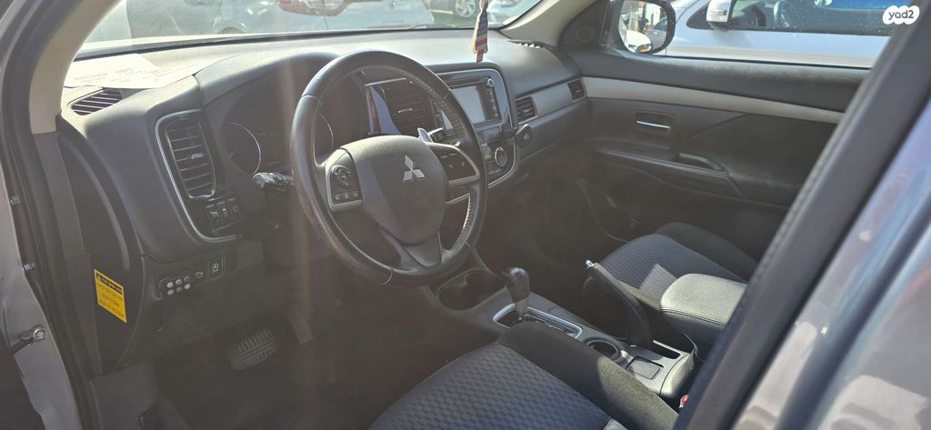 מיצובישי אאוטלנדר