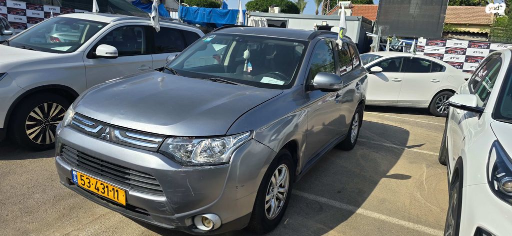 מיצובישי אאוטלנדר