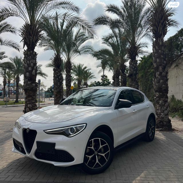 אלפא רומיאו סטלביו