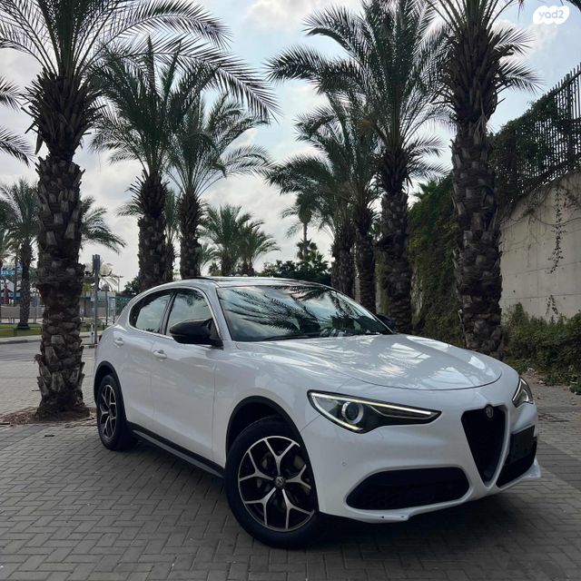 אלפא רומיאו סטלביו