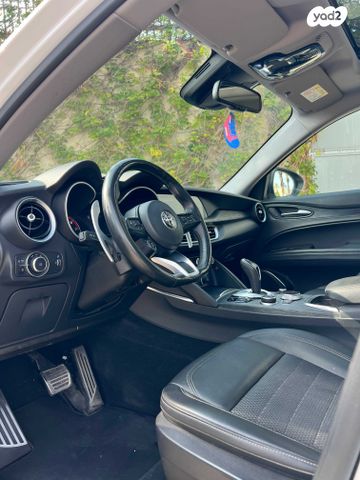 אלפא רומיאו סטלביו