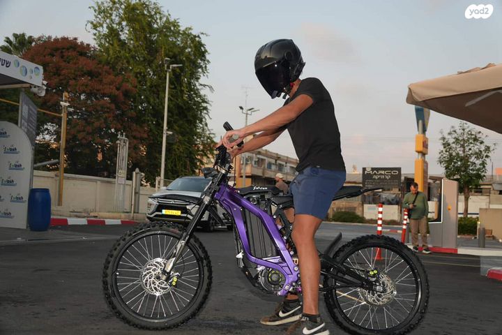 מודעת רכב סורון Light Bee X