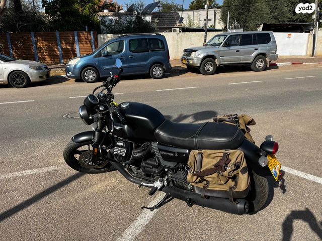 מוטוגוצי V7 Stone ABS