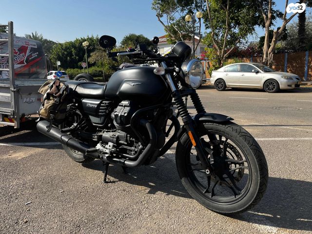 מוטוגוצי V7 Stone ABS