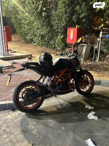 KTM Naked Duke 390