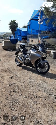 הונדה VFR1200F