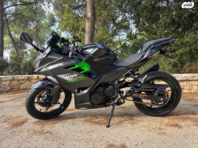 קאוואסאקי נינג'ה 400