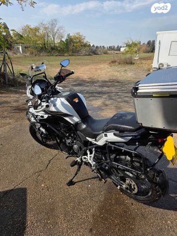 מודעת רכב בנלי TRK502X