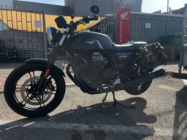 מודעת רכב מוטוגוצי V7 Stone ABS